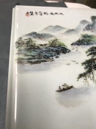 Een vierkante Chinese qianjiang cai penselenbeker met landschappen, 20e eeuw